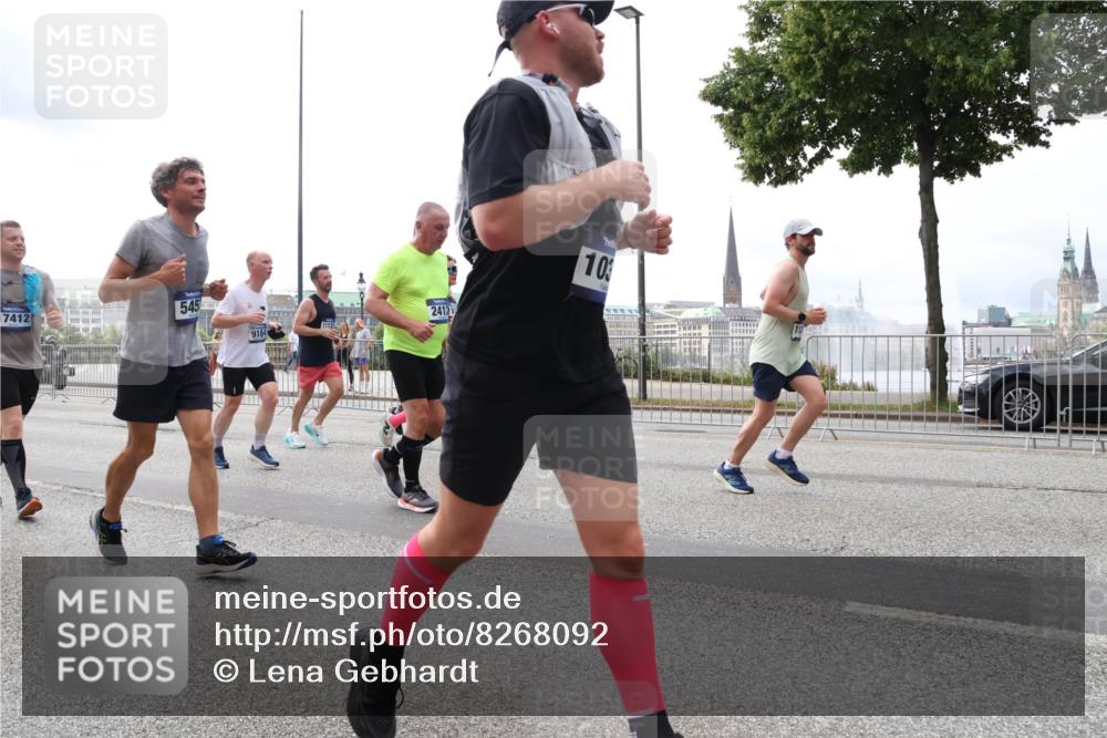 29.06.2025 - hella hamburg halbmarathon Lena Gebhardt http://msf.ph/oto/8268092 29.06.2025 10:34:47 Lombardsbrücke 1025, 1284, 1672, 1849, 2023, 2355, 2412, 2510, 2511, 2801, 3130, 3409, 3420, 4540, 4884, 5453, 5609, 6034, 6105, 6171, 6310, 6329, 6335, 6379, 6397, 6571, 6574, 6843, 7020, 7299, 7386, 7644, 7733, 8369, 8705, 8793, 8965, 9122, 9164, 9248, 9379, 9448, 9514, 10335, 10358, 10464, 10564, 10606, 10674, 11122, 11245, 11646, 11872, 12019, 12164, 12236, 12382, 12764, 13957, 15477, 16238, 16311, 16390, 16682, 16919, 17230, 18158, 18941 meine-sportfotos.de