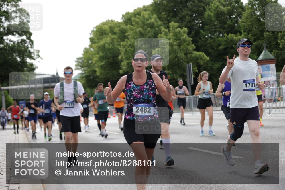 29.06.2025 - hella hamburg halbmarathon Jannik Wohlers http://msf.ph/oto/8268101 29.06.2025 10:33:38 Lombardsbrücke 1417, 1705, 1787, 2265, 2482, 2496, 2526, 2933, 3264, 3340, 3345, 3829, 3848, 4479, 4807, 5561, 5584, 5691, 6364, 7027, 7565, 8202, 8277, 8375, 8377, 8383, 8401, 9094, 9875, 9995, 10007, 10071, 10800, 11092, 11111, 11432, 11642, 11668, 12165, 12330, 12562, 12896, 13401, 13485, 13934, 14032, 14047, 14058, 14873, 14919, 15792, 15845, 15983, 16115, 16578, 17440, 17789, 17953, 18044, 19145, 19164 meine-sportfotos.de