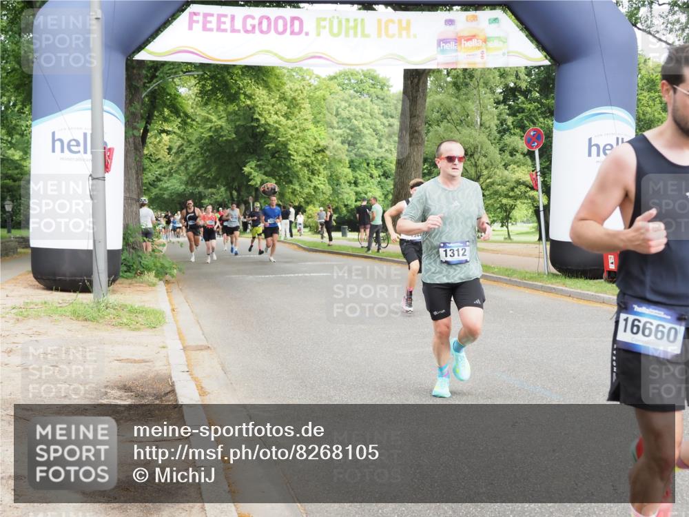 29.06.2025 - hella hamburg halbmarathon MichiJ http://msf.ph/oto/8268105 29.06.2025 10:30:51 Zwischen KM18-KM19 1312, 5682, 6770, 9833, 10469, 13446, 13709, 15270, 16084, 16660, 17016 meine-sportfotos.de