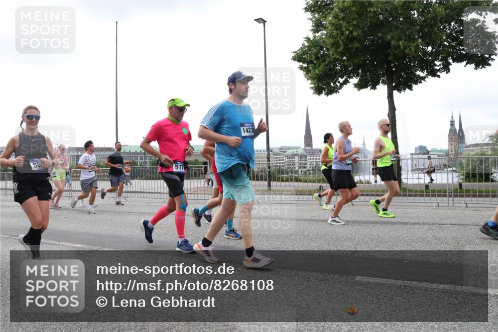 29.06.2025 - hella hamburg halbmarathon Lena Gebhardt http://msf.ph/oto/8268108 29.06.2025 10:46:16 Lombardsbrücke 1004, 1100, 1104, 1421, 1426, 1429, 1465, 1532, 1555, 1608, 1837, 1854, 1867, 1868, 2398, 2423, 2500, 2522, 2697, 2773, 2813, 2951, 2954, 2965, 3410, 3469, 4104, 4119, 4223, 4317, 4448, 4572, 5697, 5703, 5769, 5770, 5854, 5892, 6068, 6124, 6133, 6161, 6333, 6392, 6623, 7268, 7303, 7356, 7364, 7368, 7374, 7605, 7767, 7894, 7960, 7983, 8047, 8551, 8700, 9120, 9121, 9129, 9337, 9426, 9445, 10153, 10367, 10511, 11358, 11361, 11876, 11910, 12298, 12333, 12507, 12522 meine-sportfotos.de