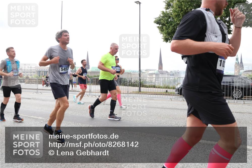 29.06.2025 - hella hamburg halbmarathon Lena Gebhardt http://msf.ph/oto/8268142 29.06.2025 10:34:47 Lombardsbrücke 1025, 1284, 1672, 1849, 2023, 2355, 2412, 2510, 2511, 2801, 3130, 3409, 3420, 4540, 4884, 5453, 5609, 6034, 6105, 6171, 6310, 6329, 6335, 6379, 6397, 6571, 6574, 6843, 7020, 7299, 7386, 7644, 7733, 8369, 8705, 8793, 8965, 9122, 9164, 9248, 9379, 9448, 9514, 10335, 10358, 10464, 10564, 10606, 10674, 11122, 11245, 11646, 11872, 12019, 12164, 12236, 12382, 12764, 13957, 15477, 16238, 16311, 16390, 16682, 16919, 17230, 18158, 18941 meine-sportfotos.de