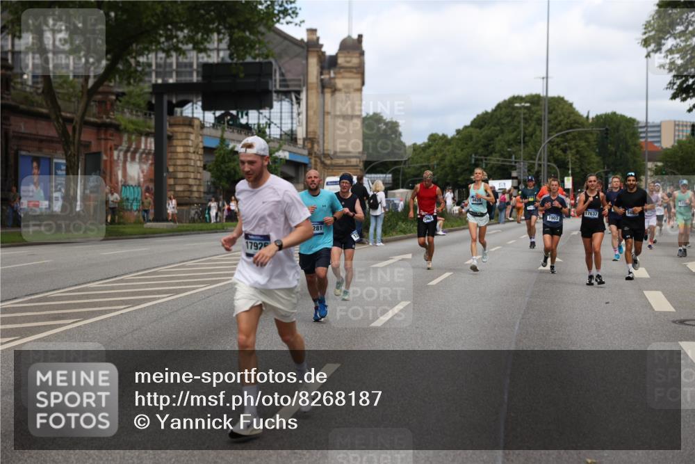29.06.2025 - hella hamburg halbmarathon Yannick Fuchs http://msf.ph/oto/8268187 29.06.2025 10:36:49 20KM 1169, 1209, 1256, 1312, 1700, 1903, 1962, 2233, 3523, 4823, 5436, 5682, 6639, 6721, 6770, 7105, 7116, 7363, 7693, 7765, 7865, 8694, 9365, 10216, 12098, 13446, 13483, 13709, 13725, 14811, 15095, 15175, 15270, 15654, 16281, 16507, 16626, 16660, 17000, 17016, 17363, 17637, 17864, 17926, 18330, 18559, 18920 meine-sportfotos.de