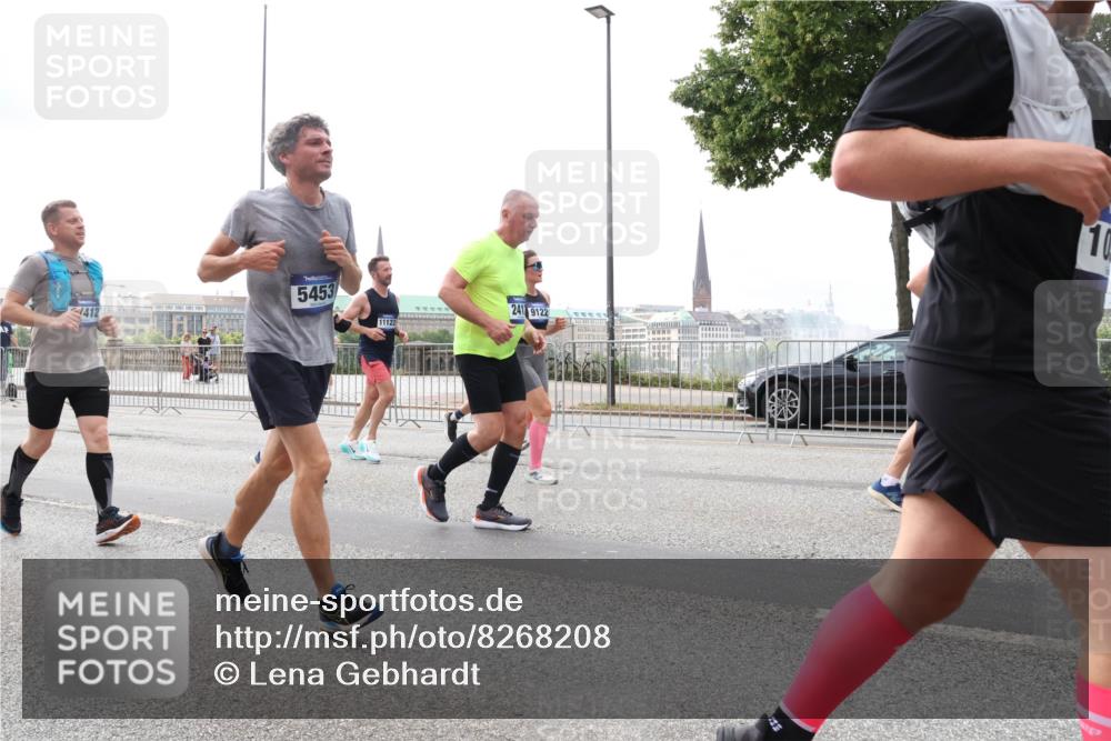 29.06.2025 - hella hamburg halbmarathon Lena Gebhardt http://msf.ph/oto/8268208 29.06.2025 10:34:48 Lombardsbrücke 1025, 1284, 1849, 2023, 2355, 2412, 2510, 2511, 3130, 3409, 3420, 4540, 4884, 5453, 5609, 6034, 6171, 6310, 6329, 6335, 6379, 6397, 6571, 6574, 6843, 7020, 7299, 7386, 7644, 7733, 8369, 8705, 8793, 9122, 9164, 9248, 9379, 9448, 9514, 10335, 10358, 10464, 10564, 10606, 10674, 11122, 11245, 11646, 11872, 12019, 12164, 12236, 12382, 12764, 13957, 15477, 16238, 16311, 16390, 16682, 16919, 17230, 18158, 18941 meine-sportfotos.de