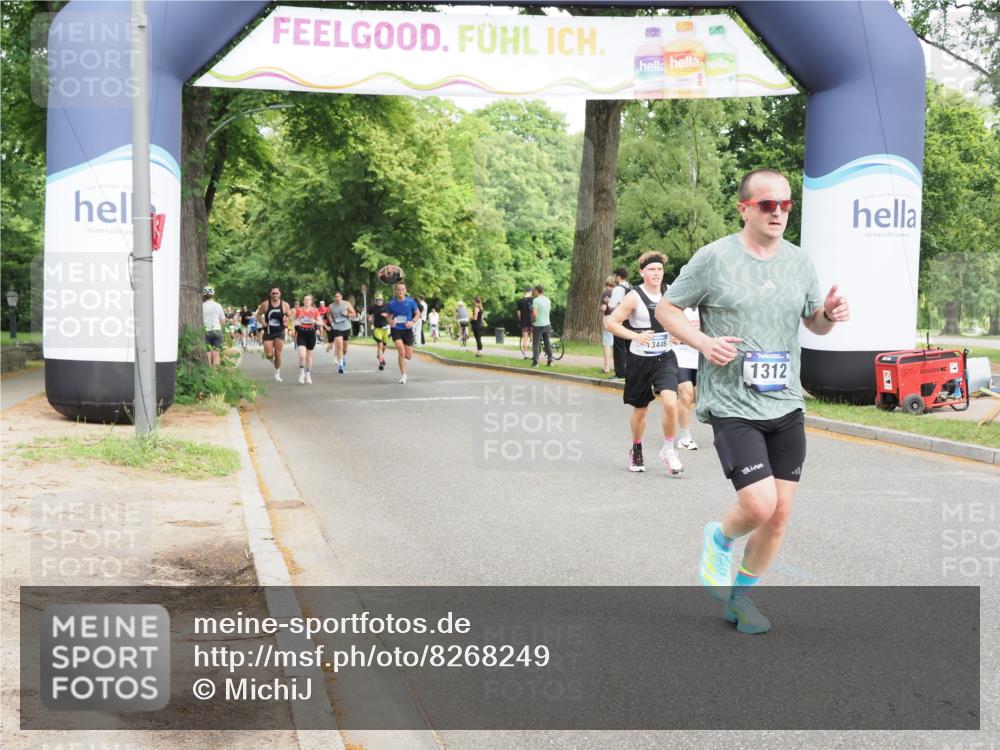 29.06.2025 - hella hamburg halbmarathon MichiJ http://msf.ph/oto/8268249 29.06.2025 10:30:51 Zwischen KM18-KM19 1312, 5682, 6770, 9833, 10469, 13446, 13709, 15270, 16084, 16660, 17016 meine-sportfotos.de