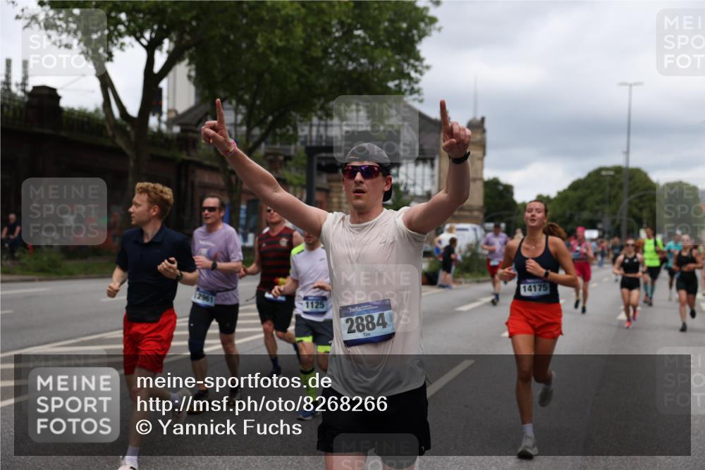 29.06.2025 - hella hamburg halbmarathon Yannick Fuchs http://msf.ph/oto/8268266 29.06.2025 10:48:55 20KM 1125, 1327, 1496, 1506, 1628, 2029, 2119, 2448, 2474, 2561, 2771, 2884, 2955, 3041, 3652, 3791, 3794, 3945, 4029, 4231, 4616, 4868, 4903, 4938, 5319, 6355, 6433, 6443, 6587, 6891, 6938, 8487, 8514, 8618, 8973, 10192, 10368, 10376, 11184, 11333, 11568, 11747, 11797, 11799, 11976, 12186, 12526, 12584, 12961, 13267, 13988, 14036, 14175, 14592, 14638, 14834, 14845, 14948, 15389, 15854, 15868, 15896, 16047, 16110, 16327, 17842, 18031, 18380 meine-sportfotos.de