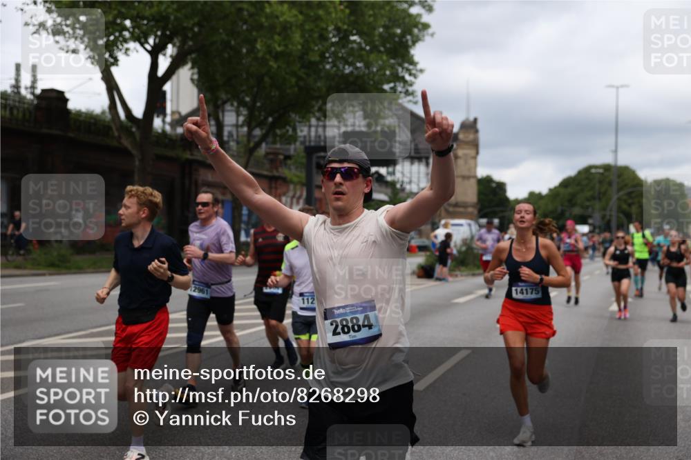 29.06.2025 - hella hamburg halbmarathon Yannick Fuchs http://msf.ph/oto/8268298 29.06.2025 10:48:55 20KM 1125, 1327, 1496, 1506, 1628, 2029, 2119, 2448, 2474, 2561, 2771, 2884, 2955, 3041, 3652, 3791, 3794, 3945, 4029, 4231, 4616, 4868, 4903, 4938, 5319, 6355, 6433, 6443, 6587, 6891, 6938, 8487, 8514, 8618, 8973, 10192, 10368, 10376, 11184, 11333, 11568, 11747, 11797, 11799, 11976, 12186, 12526, 12584, 12961, 13267, 13988, 14036, 14175, 14592, 14638, 14834, 14845, 14948, 15389, 15854, 15868, 15896, 16047, 16110, 16327, 17842, 18031, 18380 meine-sportfotos.de