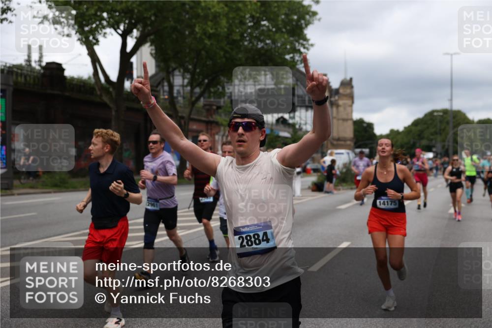 29.06.2025 - hella hamburg halbmarathon Yannick Fuchs http://msf.ph/oto/8268303 29.06.2025 10:48:55 20KM 1125, 1327, 1496, 1506, 1628, 2029, 2119, 2448, 2474, 2561, 2771, 2884, 2955, 3041, 3652, 3791, 3794, 3945, 4029, 4231, 4616, 4868, 4903, 4938, 5319, 6355, 6433, 6443, 6587, 6891, 6938, 8487, 8514, 8618, 8973, 10192, 10368, 10376, 11184, 11333, 11568, 11747, 11797, 11799, 11976, 12186, 12526, 12584, 12961, 13267, 13988, 14036, 14175, 14592, 14638, 14834, 14845, 14948, 15389, 15854, 15868, 15896, 16047, 16110, 16327, 17842, 18031, 18380 meine-sportfotos.de