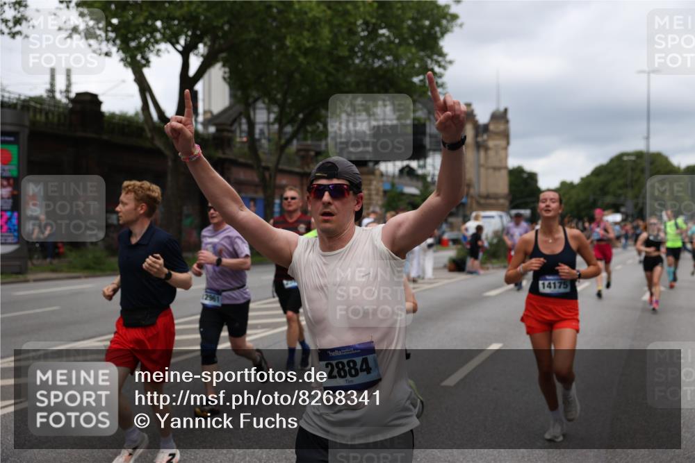 29.06.2025 - hella hamburg halbmarathon Yannick Fuchs http://msf.ph/oto/8268341 29.06.2025 10:48:55 20KM 1125, 1327, 1496, 1506, 1628, 2029, 2119, 2448, 2474, 2561, 2771, 2884, 2955, 3041, 3652, 3791, 3794, 3945, 4029, 4231, 4616, 4868, 4903, 4938, 5319, 6355, 6433, 6443, 6587, 6891, 6938, 8487, 8514, 8618, 8973, 10192, 10368, 10376, 11184, 11333, 11568, 11747, 11797, 11799, 11976, 12186, 12526, 12584, 12961, 13267, 13988, 14036, 14175, 14592, 14638, 14834, 14845, 14948, 15389, 15854, 15868, 15896, 16047, 16110, 16327, 17842, 18031, 18380 meine-sportfotos.de
