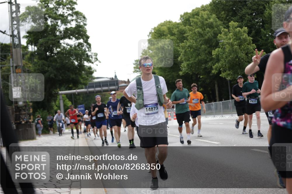 29.06.2025 - hella hamburg halbmarathon Jannik Wohlers http://msf.ph/oto/8268350 29.06.2025 10:33:39 Lombardsbrücke 1417, 1705, 1787, 2265, 2482, 2496, 2526, 2933, 3264, 3340, 3345, 3829, 3848, 4479, 4807, 5561, 5584, 5691, 6364, 7027, 7324, 7329, 7565, 8202, 8277, 8375, 8377, 8383, 8401, 9094, 9875, 10007, 10071, 10800, 11092, 11111, 11432, 11642, 11668, 12165, 12330, 12562, 12896, 13401, 13485, 13934, 14047, 14058, 14873, 14919, 15792, 15845, 15983, 16115, 16578, 17440, 17789, 17953, 18044, 19145, 19164 meine-sportfotos.de
