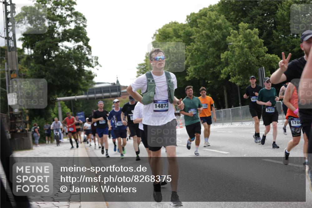 29.06.2025 - hella hamburg halbmarathon Jannik Wohlers http://msf.ph/oto/8268375 29.06.2025 10:33:39 Lombardsbrücke 1417, 1705, 1787, 2265, 2482, 2496, 2526, 2933, 3264, 3340, 3345, 3829, 3848, 4479, 4807, 5561, 5584, 5691, 6364, 7027, 7324, 7329, 7565, 8202, 8277, 8375, 8377, 8383, 8401, 9094, 9875, 10007, 10071, 10800, 11092, 11111, 11432, 11642, 11668, 12165, 12330, 12562, 12896, 13401, 13485, 13934, 14047, 14058, 14873, 14919, 15792, 15845, 15983, 16115, 16578, 17440, 17789, 17953, 18044, 19145, 19164 meine-sportfotos.de