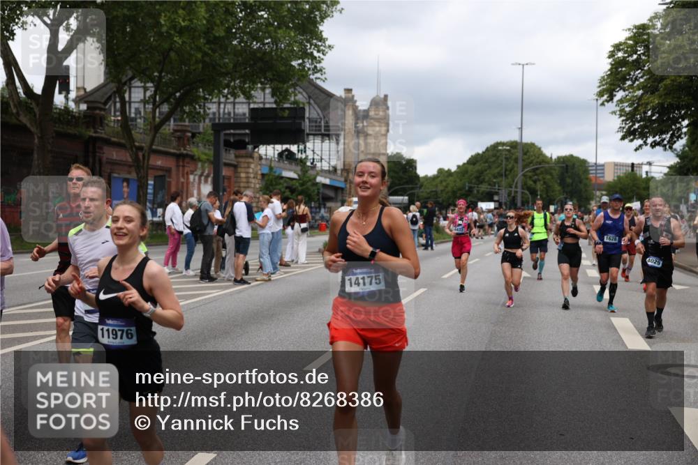29.06.2025 - hella hamburg halbmarathon Yannick Fuchs http://msf.ph/oto/8268386 29.06.2025 10:48:55 20KM 1125, 1327, 1496, 1506, 1628, 2029, 2119, 2448, 2474, 2561, 2771, 2884, 2955, 3041, 3652, 3791, 3794, 3945, 4029, 4231, 4616, 4868, 4903, 4938, 5319, 6355, 6433, 6443, 6587, 6891, 6938, 8487, 8514, 8618, 8973, 10192, 10368, 10376, 11184, 11333, 11568, 11747, 11797, 11799, 11976, 12186, 12526, 12584, 12961, 13267, 13988, 14036, 14175, 14592, 14638, 14834, 14845, 14948, 15389, 15854, 15868, 15896, 16047, 16110, 16327, 17842, 18031, 18380 meine-sportfotos.de