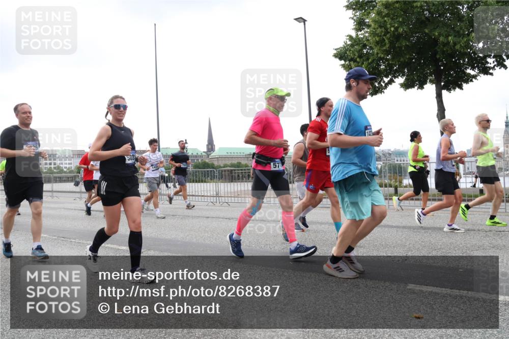 29.06.2025 - hella hamburg halbmarathon Lena Gebhardt http://msf.ph/oto/8268387 29.06.2025 10:46:16 Lombardsbrücke 1004, 1100, 1104, 1421, 1426, 1429, 1465, 1532, 1555, 1608, 1837, 1854, 1867, 1868, 2398, 2423, 2500, 2522, 2697, 2773, 2813, 2951, 2954, 2965, 3410, 3469, 4104, 4119, 4223, 4317, 4448, 4572, 5697, 5703, 5769, 5770, 5854, 5892, 6068, 6124, 6133, 6161, 6333, 6392, 6623, 7268, 7303, 7356, 7364, 7368, 7374, 7605, 7767, 7894, 7960, 7983, 8047, 8551, 8700, 9120, 9121, 9129, 9337, 9426, 9445, 10153, 10367, 10511, 11358, 11361, 11876, 11910, 12298, 12333, 12507, 12522 meine-sportfotos.de