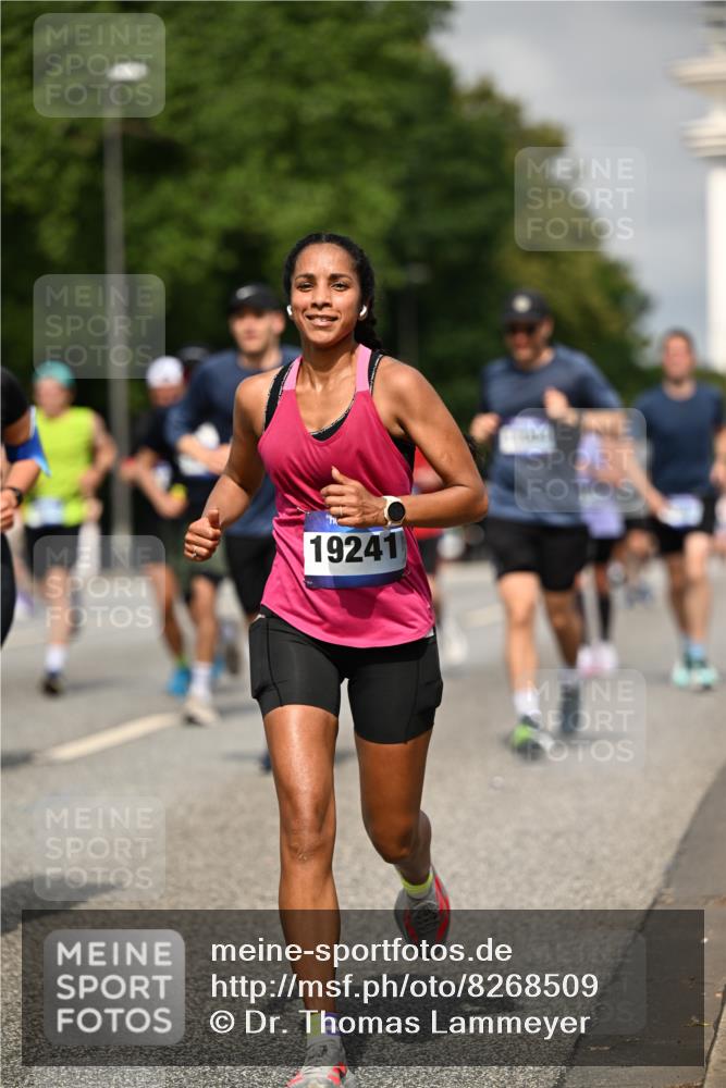 29.06.2025 - hella hamburg halbmarathon Dr. Thomas Lammeyer http://msf.ph/oto/8268509 29.06.2025 10:14:59 Kennedybrücke 1548, 1781, 2868, 4287, 5182, 5440, 5653, 5806, 8171, 8561, 8807, 8810, 10196, 11149 meine-sportfotos.de