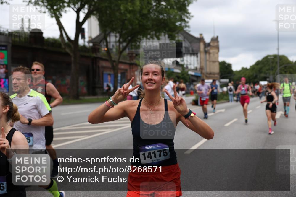 29.06.2025 - hella hamburg halbmarathon Yannick Fuchs http://msf.ph/oto/8268571 29.06.2025 10:48:56 20KM 1125, 1496, 1506, 1628, 2029, 2119, 2252, 2448, 2474, 2561, 2771, 2884, 2955, 3041, 3652, 3791, 3794, 3945, 4029, 4231, 4616, 4868, 4903, 4938, 5319, 6355, 6433, 6443, 6587, 6891, 6938, 8487, 8514, 8618, 8973, 10044, 10368, 10376, 11184, 11333, 11568, 11747, 11797, 11799, 11976, 12483, 12526, 12584, 12961, 13267, 13988, 14036, 14175, 14592, 14638, 14834, 14845, 14948, 15389, 15854, 15868, 15896, 16047, 16110, 16327, 17842, 18031, 18380 meine-sportfotos.de