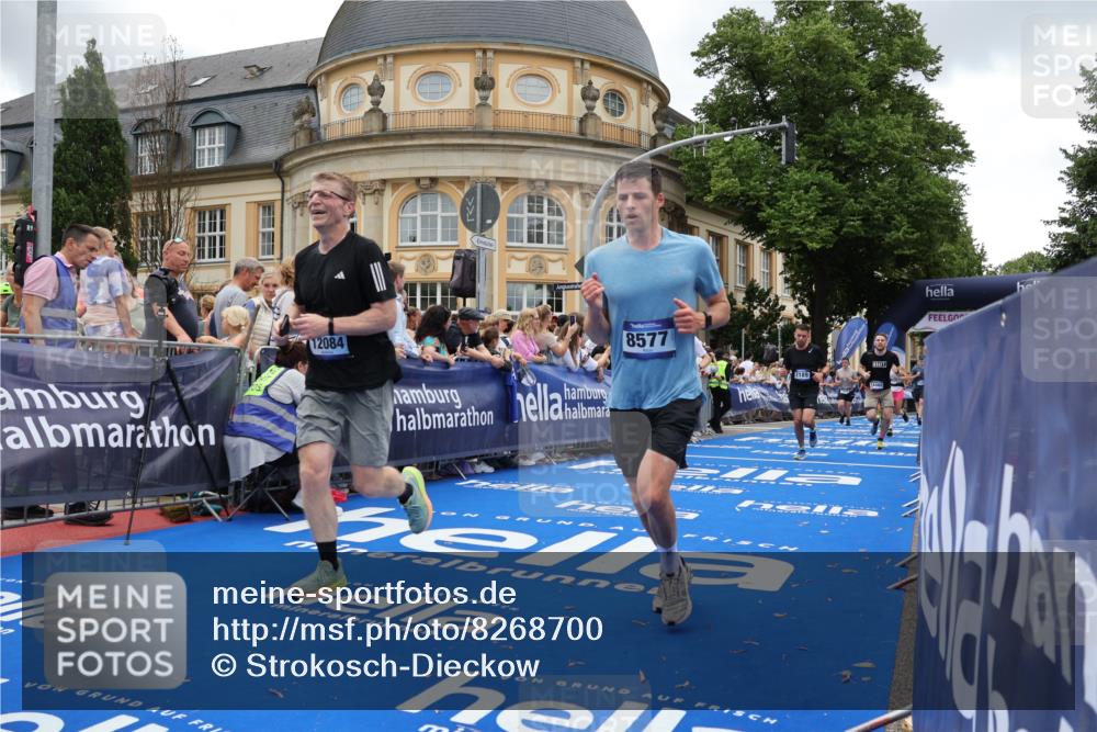 29.06.2025 - hella hamburg halbmarathon Strokosch-Dieckow http://msf.ph/oto/8268700 29.06.2025 10:46:00 Ziel 2189, 4277, 5648, 6460, 6532, 7961, 8269, 8577, 8871, 9585, 11936, 12084, 12269, 13630, 14462, 14804, 14911, 15149, 17008, 18081, 18185, 18702, 19116 meine-sportfotos.de