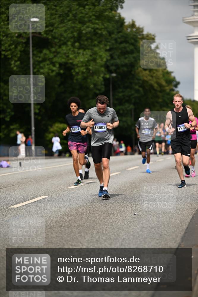 29.06.2025 - hella hamburg halbmarathon Dr. Thomas Lammeyer http://msf.ph/oto/8268710 29.06.2025 10:15:05 Kennedybrücke 1531, 2868, 4287, 5440, 8171, 8807, 8810, 10196, 10372, 11149 meine-sportfotos.de