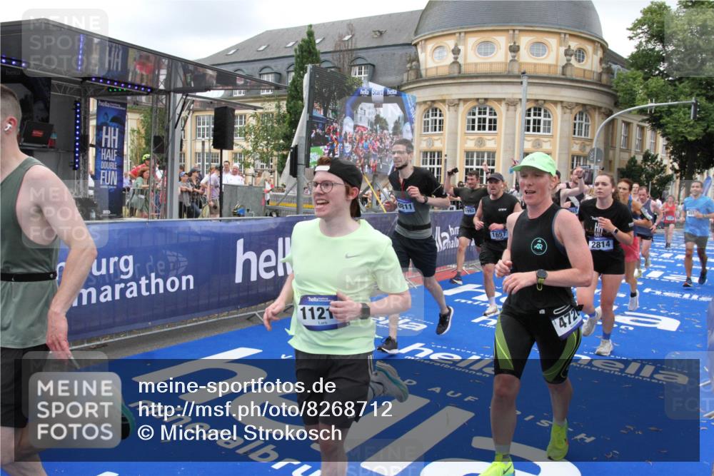 29.06.2025 - hella hamburg halbmarathon Michael Strokosch http://msf.ph/oto/8268712 29.06.2025 10:52:56 Ziel 1257, 1258, 1657, 2099, 2444, 2814, 2910, 4557, 4558, 4770, 5077, 5907, 8139, 8720, 8955, 9065, 9163, 10724, 10811, 11217, 11992, 14198, 14286 meine-sportfotos.de