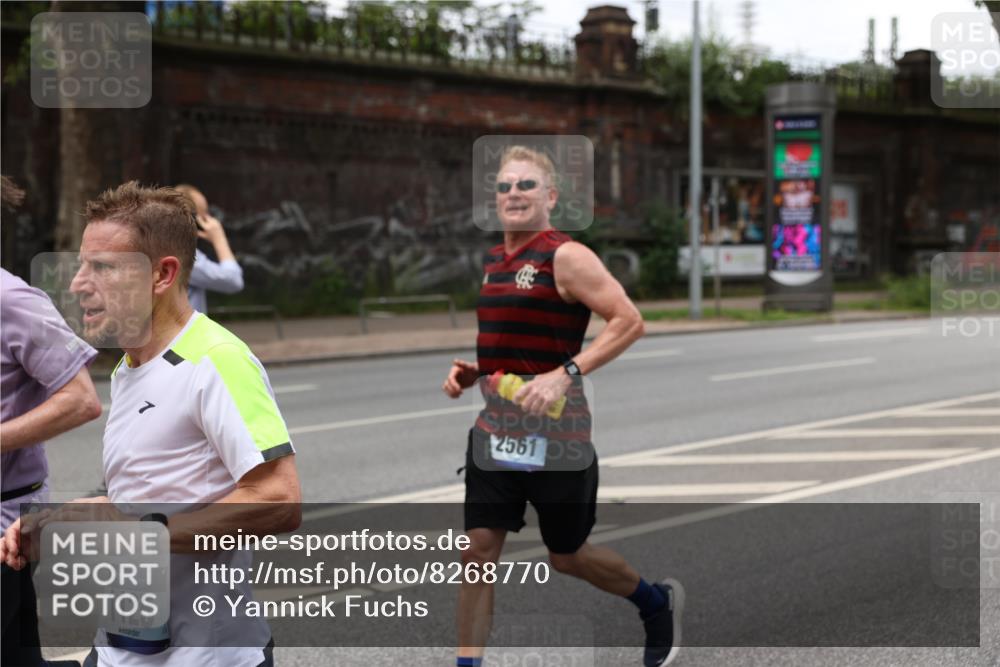 29.06.2025 - hella hamburg halbmarathon Yannick Fuchs http://msf.ph/oto/8268770 29.06.2025 10:48:57 20KM 1125, 1496, 1506, 1628, 2029, 2119, 2252, 2448, 2474, 2561, 2771, 2884, 2955, 3041, 3652, 3791, 3794, 3945, 4029, 4231, 4616, 4868, 4903, 4938, 5319, 6355, 6433, 6443, 6587, 6891, 6938, 8487, 8514, 8618, 8973, 10044, 10368, 10376, 11184, 11333, 11568, 11747, 11797, 11799, 11976, 12483, 12526, 12584, 12961, 13267, 13988, 14036, 14175, 14592, 14638, 14834, 14845, 14909, 14948, 15389, 15854, 15868, 15896, 16047, 16110, 16327, 17842, 18031, 18190, 18380 meine-sportfotos.de