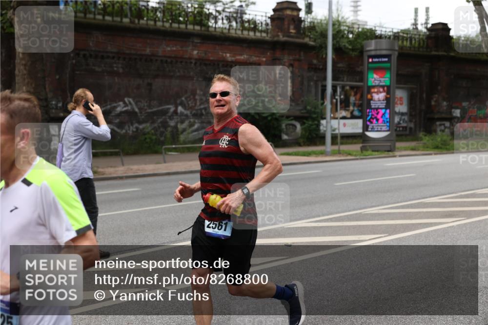 29.06.2025 - hella hamburg halbmarathon Yannick Fuchs http://msf.ph/oto/8268800 29.06.2025 10:48:57 20KM 1125, 1496, 1506, 1628, 2029, 2119, 2252, 2448, 2474, 2561, 2771, 2884, 2955, 3041, 3652, 3791, 3794, 3945, 4029, 4231, 4616, 4868, 4903, 4938, 5319, 6355, 6433, 6443, 6587, 6891, 6938, 8487, 8514, 8618, 8973, 10044, 10368, 10376, 11184, 11333, 11568, 11747, 11797, 11799, 11976, 12483, 12526, 12584, 12961, 13267, 13988, 14036, 14175, 14592, 14638, 14834, 14845, 14909, 14948, 15389, 15854, 15868, 15896, 16047, 16110, 16327, 17842, 18031, 18190, 18380 meine-sportfotos.de