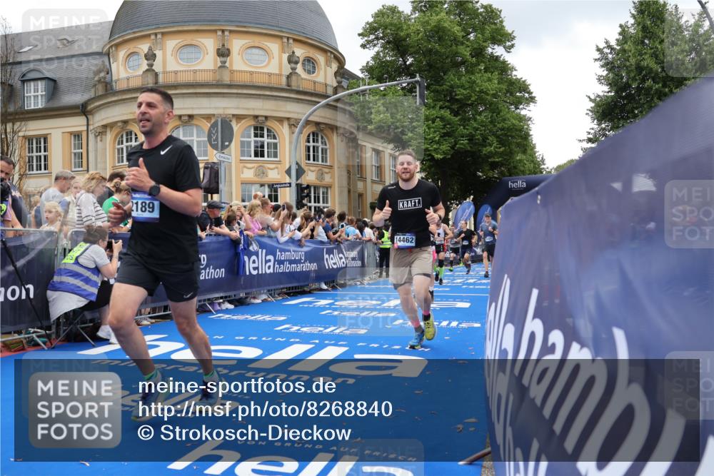 29.06.2025 - hella hamburg halbmarathon Strokosch-Dieckow http://msf.ph/oto/8268840 29.06.2025 10:46:02 Ziel 1759, 2189, 2707, 3087, 4277, 5648, 6460, 7961, 8269, 8577, 8871, 9585, 11125, 11936, 12084, 12269, 13630, 14462, 14804, 16136, 16466, 16475, 17008, 18081, 18702, 19116 meine-sportfotos.de