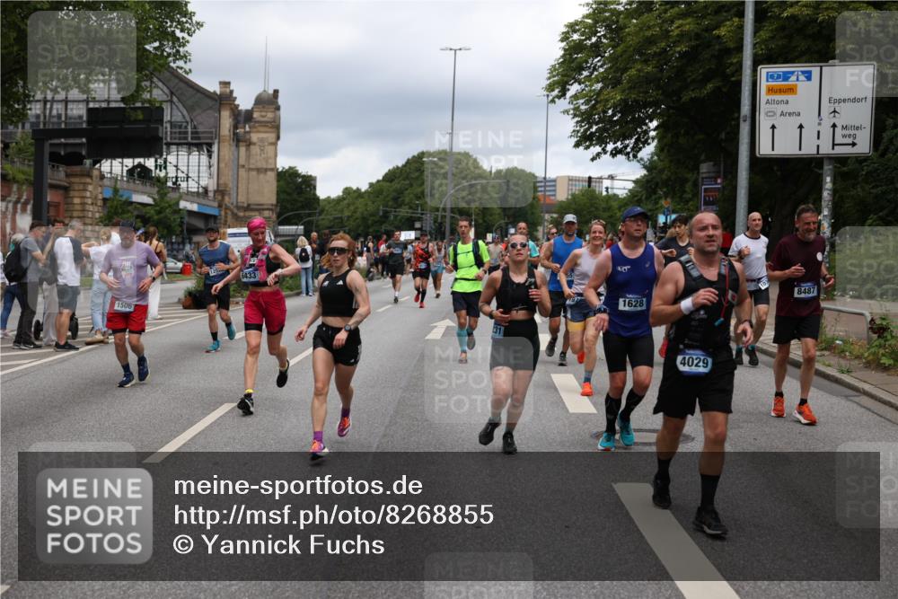 29.06.2025 - hella hamburg halbmarathon Yannick Fuchs http://msf.ph/oto/8268855 29.06.2025 10:48:57 20KM 1125, 1496, 1506, 1628, 2029, 2119, 2252, 2448, 2474, 2561, 2771, 2884, 2955, 3041, 3652, 3791, 3794, 3945, 4029, 4231, 4616, 4868, 4903, 4938, 5319, 6355, 6433, 6443, 6587, 6891, 6938, 8487, 8514, 8618, 8973, 10044, 10368, 10376, 11184, 11333, 11568, 11747, 11797, 11799, 11976, 12483, 12526, 12584, 12961, 13267, 13988, 14036, 14175, 14592, 14638, 14834, 14845, 14909, 14948, 15389, 15854, 15868, 15896, 16047, 16110, 16327, 17842, 18031, 18190, 18380 meine-sportfotos.de