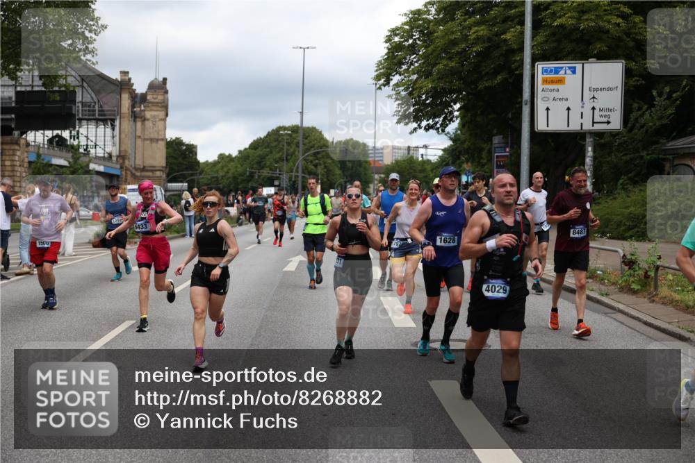 29.06.2025 - hella hamburg halbmarathon Yannick Fuchs http://msf.ph/oto/8268882 29.06.2025 10:48:57 20KM 1125, 1496, 1506, 1628, 2029, 2119, 2252, 2448, 2474, 2561, 2771, 2884, 2955, 3041, 3652, 3791, 3794, 3945, 4029, 4231, 4616, 4868, 4903, 4938, 5319, 6355, 6433, 6443, 6587, 6891, 6938, 8487, 8514, 8618, 8973, 10044, 10368, 10376, 11184, 11333, 11568, 11747, 11797, 11799, 11976, 12483, 12526, 12584, 12961, 13267, 13988, 14036, 14175, 14592, 14638, 14834, 14845, 14909, 14948, 15389, 15854, 15868, 15896, 16047, 16110, 16327, 17842, 18031, 18190, 18380 meine-sportfotos.de