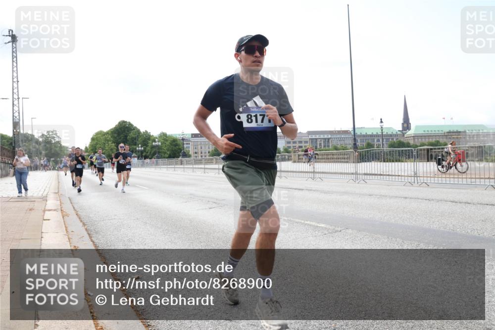 29.06.2025 - hella hamburg halbmarathon Lena Gebhardt http://msf.ph/oto/8268900 29.06.2025 10:11:16 Lombardsbrücke 1166, 1723, 1781, 1866, 2868, 3837, 4287, 5254, 5653, 7271, 7370, 8115, 8171, 8206, 8207, 8368, 8561, 9119, 9169, 9829, 10196, 10372, 11149, 11321, 11755, 12286, 12426, 12556, 12571, 12790, 12836, 13594, 13603, 13939, 14008, 14022, 14149, 14270, 15009, 15214, 15252, 15797, 15908, 16383, 17142, 17500, 17787, 18382, 19172, 19241 meine-sportfotos.de