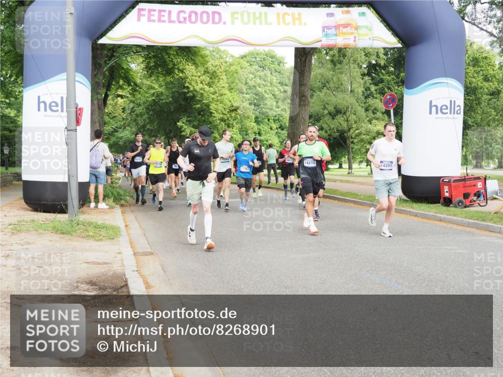29.06.2025 - hella hamburg halbmarathon MichiJ http://msf.ph/oto/8268901 29.06.2025 10:31:06 Zwischen KM18-KM19 2233, 9371, 14201, 14210, 15301, 15921, 17363, 18304 meine-sportfotos.de