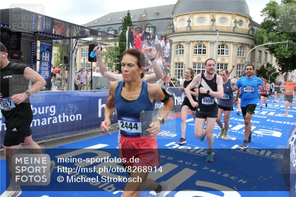 29.06.2025 - hella hamburg halbmarathon Michael Strokosch http://msf.ph/oto/8268914 29.06.2025 10:52:58 Ziel 1257, 1258, 1657, 2099, 2444, 2814, 2910, 4557, 4558, 4770, 5077, 5907, 8139, 8720, 8955, 10724, 10811, 11217, 11992, 12519, 14791, 15430, 18720 meine-sportfotos.de