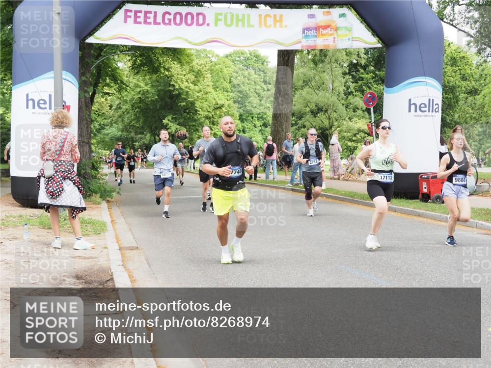 29.06.2025 - hella hamburg halbmarathon MichiJ http://msf.ph/oto/8268974 29.06.2025 10:55:21 Zwischen KM18-KM19 2712, 4032, 9253, 9886, 13331, 14060, 14196, 17113, 17746, 18236, 18239, 18555 meine-sportfotos.de