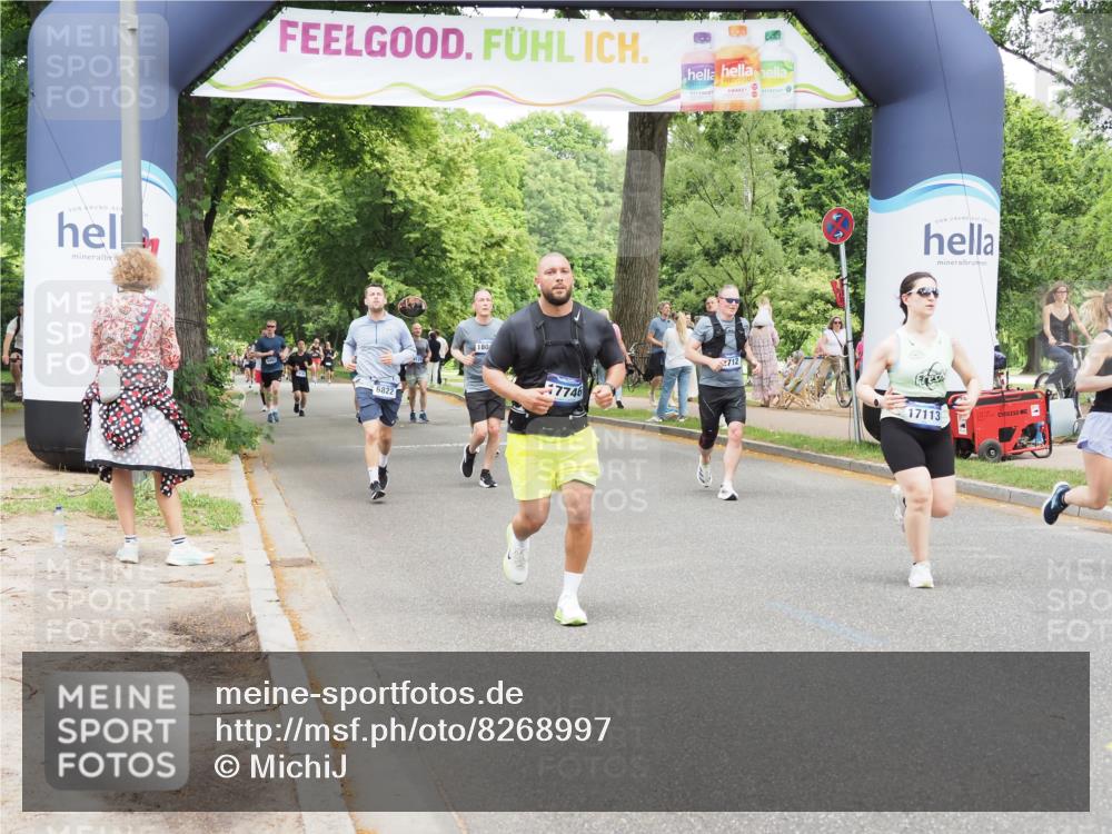 29.06.2025 - hella hamburg halbmarathon MichiJ http://msf.ph/oto/8268997 29.06.2025 10:55:22 Zwischen KM18-KM19 2712, 4032, 6822, 9253, 9886, 13331, 14060, 17113, 17746, 18236, 18239, 18555 meine-sportfotos.de