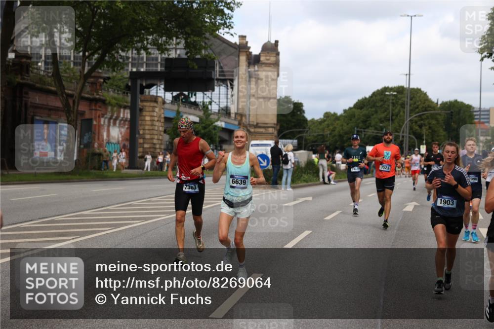 29.06.2025 - hella hamburg halbmarathon Yannick Fuchs http://msf.ph/oto/8269064 29.06.2025 10:36:52 20KM 1209, 1256, 1312, 1700, 1903, 2233, 3523, 4823, 5436, 5682, 6639, 6721, 6770, 7363, 7448, 7693, 7765, 7865, 8694, 10216, 10469, 12098, 13446, 13483, 13709, 13725, 14811, 15095, 15175, 15270, 15654, 16281, 16295, 16507, 16626, 16660, 17000, 17016, 17363, 17637, 17864, 17926, 18330, 18559, 18920 meine-sportfotos.de