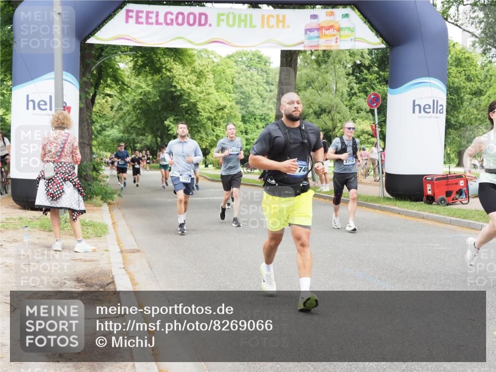 29.06.2025 - hella hamburg halbmarathon MichiJ http://msf.ph/oto/8269066 29.06.2025 10:55:22 Zwischen KM18-KM19 2712, 4032, 6822, 9253, 9886, 13331, 14060, 17113, 17746, 18236, 18239, 18555 meine-sportfotos.de