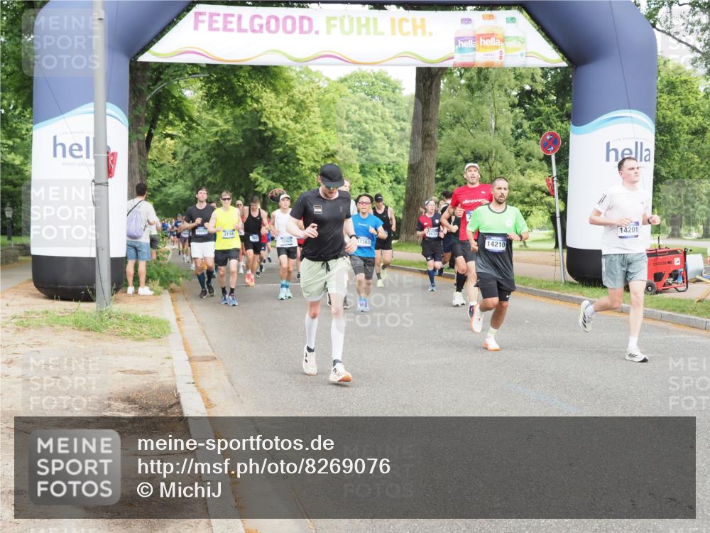 29.06.2025 - hella hamburg halbmarathon MichiJ http://msf.ph/oto/8269076 29.06.2025 10:31:06 Zwischen KM18-KM19 2233, 9371, 14201, 14210, 15301, 15921, 17363, 18304 meine-sportfotos.de