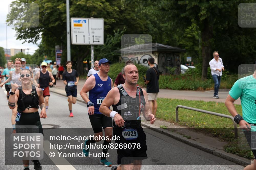 29.06.2025 - hella hamburg halbmarathon Yannick Fuchs http://msf.ph/oto/8269078 29.06.2025 10:48:58 20KM 1125, 1506, 1628, 2029, 2119, 2252, 2448, 2561, 2771, 2884, 2955, 3041, 3652, 3945, 4029, 4231, 4616, 4868, 4903, 4938, 5319, 6355, 6433, 6587, 6891, 6938, 8487, 8514, 8618, 8973, 10044, 10368, 10376, 11184, 11333, 11568, 11747, 11797, 11799, 11976, 12483, 12526, 12584, 12961, 13267, 13988, 14036, 14175, 14592, 14638, 14834, 14845, 14909, 14948, 15389, 15854, 15868, 15896, 16047, 16110, 16327, 17842, 18031, 18190, 18380 meine-sportfotos.de