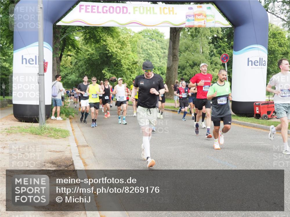 29.06.2025 - hella hamburg halbmarathon MichiJ http://msf.ph/oto/8269176 29.06.2025 10:31:07 Zwischen KM18-KM19 2233, 3116, 3697, 9371, 14201, 14210, 15301, 15921, 16626, 17363, 18304, 18632 meine-sportfotos.de