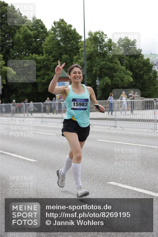 29.06.2025 - hella hamburg halbmarathon Jannik Wohlers http://msf.ph/oto/8269195 29.06.2025 10:33:47 Lombardsbrücke 1672, 1705, 1787, 2265, 2464, 2496, 2526, 2801, 2933, 3145, 3829, 3848, 4807, 4824, 4826, 5584, 6105, 7324, 7329, 8277, 8349, 8965, 10360, 10564, 10800, 11432, 11642, 11668, 12165, 12330, 12896, 13401, 13437, 13485, 14047, 14058, 14854, 14855, 14873, 14919, 15792, 15793, 15845, 15983, 16115, 16578, 17105, 17440, 17650, 17789, 17953, 18044 meine-sportfotos.de