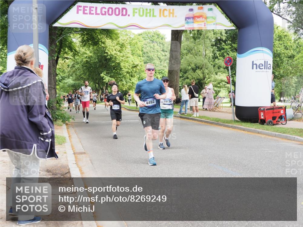 29.06.2025 - hella hamburg halbmarathon MichiJ http://msf.ph/oto/8269249 29.06.2025 10:55:29 Zwischen KM18-KM19 2712, 4492, 6822, 8147, 9128, 14149, 17746, 18042, 19134 meine-sportfotos.de