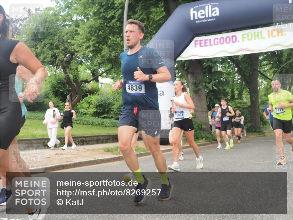 29.06.2025 - hella hamburg halbmarathon KatJ http://msf.ph/oto/8269257 29.06.2025 10:39:33 Zwischen KM18-KM19 2364, 2396, 4814, 4839, 5032, 5482, 6562, 6657, 7178, 7724, 7732, 8172, 8661, 8710, 8720 meine-sportfotos.de