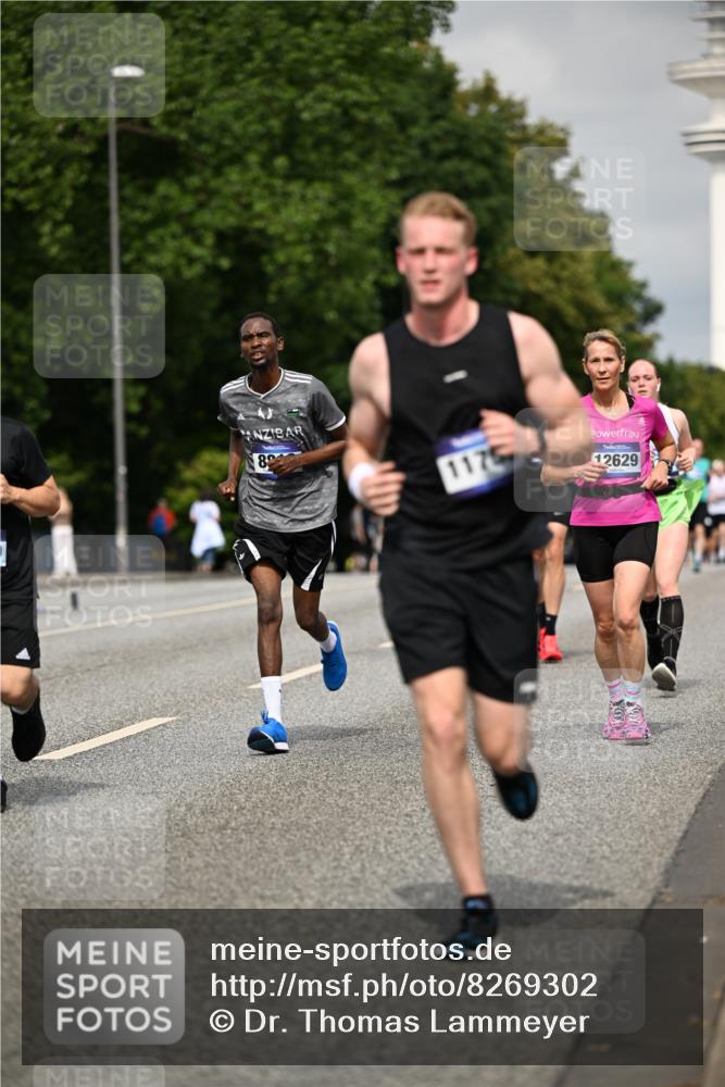 29.06.2025 - hella hamburg halbmarathon Dr. Thomas Lammeyer http://msf.ph/oto/8269302 29.06.2025 10:15:09 Kennedybrücke 1531, 1866, 2868, 4287, 5379, 5440, 8171, 8807, 8810, 9169, 10196, 10372, 11149, 11321 meine-sportfotos.de