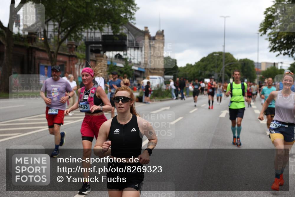 29.06.2025 - hella hamburg halbmarathon Yannick Fuchs http://msf.ph/oto/8269323 29.06.2025 10:48:59 20KM 1125, 1506, 1628, 2029, 2119, 2252, 2448, 2561, 2884, 2955, 3041, 3256, 3652, 3945, 4029, 4231, 4616, 4868, 4903, 4938, 5319, 6355, 6433, 6587, 6891, 6938, 8487, 8514, 8618, 8973, 10044, 10368, 10376, 11184, 11333, 11568, 11797, 11799, 11976, 12483, 12526, 12584, 12961, 13267, 13988, 14175, 14638, 14834, 14845, 14909, 15389, 15854, 15868, 15896, 16047, 16110, 16327, 17842, 18031, 18190, 18380 meine-sportfotos.de
