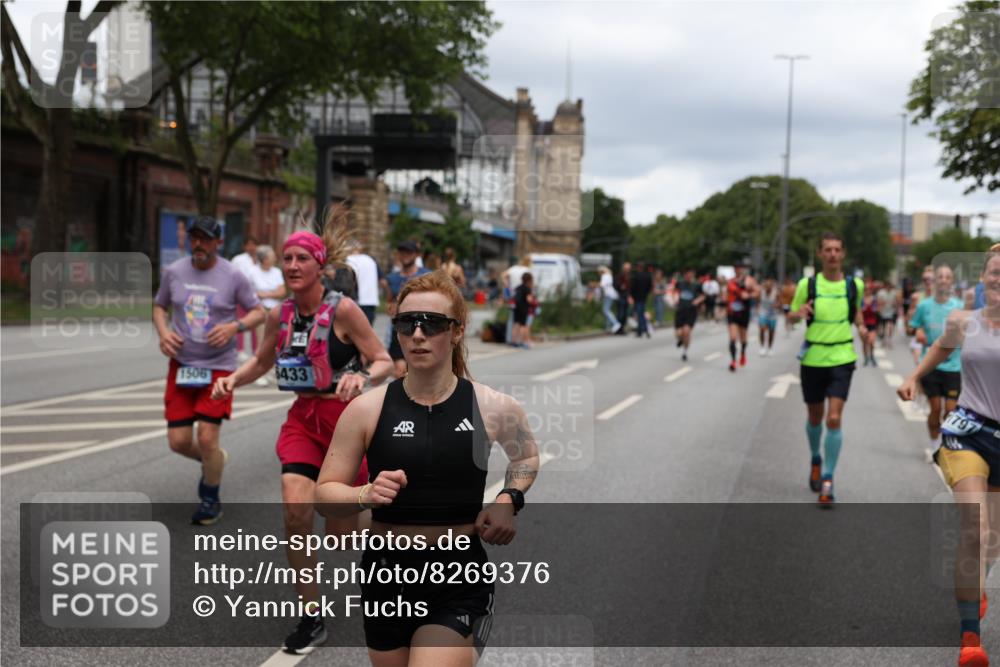 29.06.2025 - hella hamburg halbmarathon Yannick Fuchs http://msf.ph/oto/8269376 29.06.2025 10:48:59 20KM 1125, 1506, 1628, 2029, 2119, 2252, 2448, 2561, 2884, 2955, 3041, 3256, 3652, 3945, 4029, 4231, 4616, 4868, 4903, 4938, 5319, 6355, 6433, 6587, 6891, 6938, 8487, 8514, 8618, 8973, 10044, 10368, 10376, 11184, 11333, 11568, 11797, 11799, 11976, 12483, 12526, 12584, 12961, 13267, 13988, 14175, 14638, 14834, 14845, 14909, 15389, 15854, 15868, 15896, 16047, 16110, 16327, 17842, 18031, 18190, 18380 meine-sportfotos.de