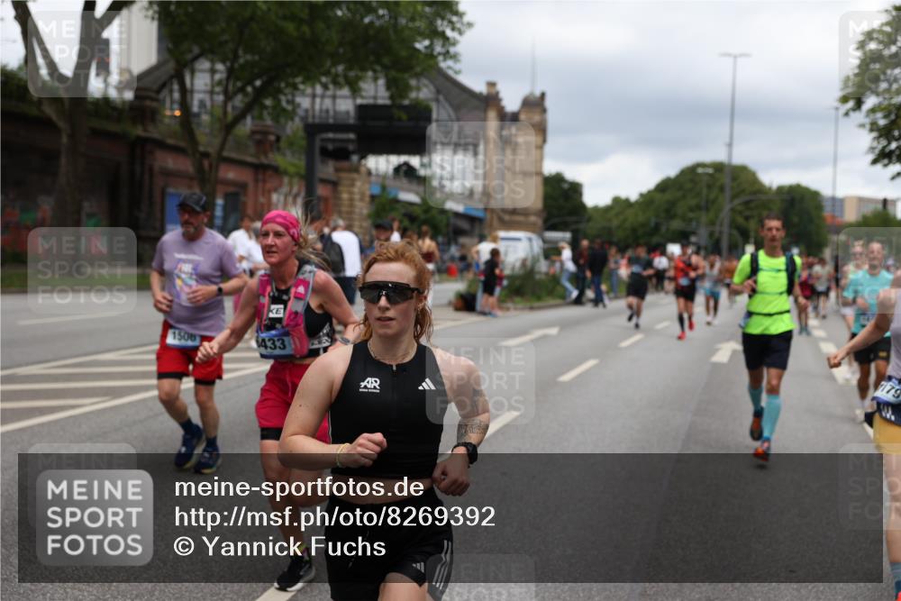 29.06.2025 - hella hamburg halbmarathon Yannick Fuchs http://msf.ph/oto/8269392 29.06.2025 10:48:59 20KM 1125, 1506, 1628, 2029, 2119, 2252, 2448, 2561, 2884, 2955, 3041, 3256, 3652, 3945, 4029, 4231, 4616, 4868, 4903, 4938, 5319, 6355, 6433, 6587, 6891, 6938, 8487, 8514, 8618, 8973, 10044, 10368, 10376, 11184, 11333, 11568, 11797, 11799, 11976, 12483, 12526, 12584, 12961, 13267, 13988, 14175, 14638, 14834, 14845, 14909, 15389, 15854, 15868, 15896, 16047, 16110, 16327, 17842, 18031, 18190, 18380 meine-sportfotos.de
