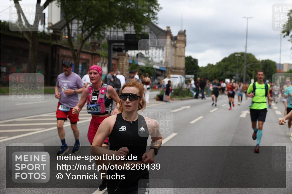29.06.2025 - hella hamburg halbmarathon Yannick Fuchs http://msf.ph/oto/8269439 29.06.2025 10:48:59 20KM 1125, 1506, 1628, 2029, 2119, 2252, 2448, 2561, 2884, 2955, 3041, 3256, 3652, 3945, 4029, 4231, 4616, 4868, 4903, 4938, 5319, 6355, 6433, 6587, 6891, 6938, 8487, 8514, 8618, 8973, 10044, 10368, 10376, 11184, 11333, 11568, 11797, 11799, 11976, 12483, 12526, 12584, 12961, 13267, 13988, 14175, 14638, 14834, 14845, 14909, 15389, 15854, 15868, 15896, 16047, 16110, 16327, 17842, 18031, 18190, 18380 meine-sportfotos.de