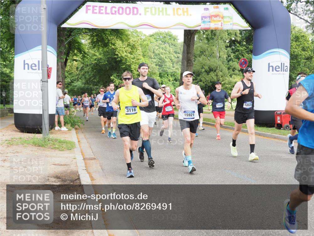 29.06.2025 - hella hamburg halbmarathon MichiJ http://msf.ph/oto/8269491 29.06.2025 10:31:09 Zwischen KM18-KM19 2233, 3116, 3697, 9371, 14201, 14210, 15233, 15301, 15921, 16626, 17363, 17864, 18274, 18632, 18920, 18987, 19090 meine-sportfotos.de