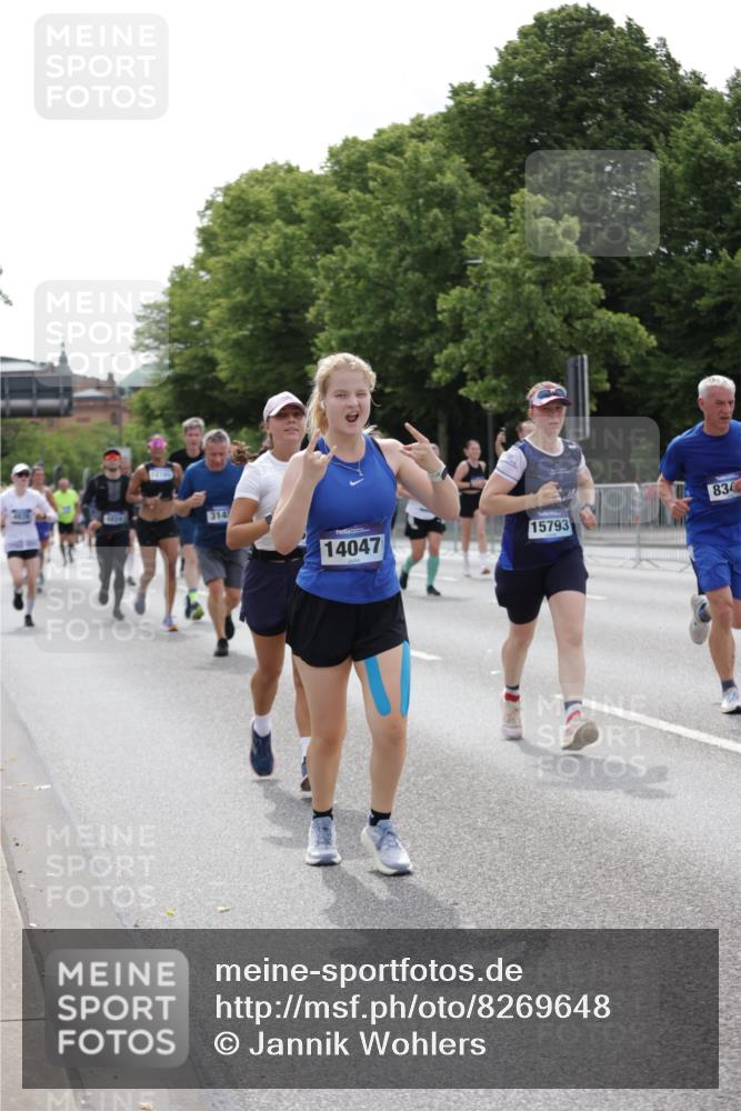 29.06.2025 - hella hamburg halbmarathon Jannik Wohlers http://msf.ph/oto/8269648 29.06.2025 10:33:48 Lombardsbrücke 1672, 1705, 1787, 2265, 2464, 2496, 2526, 2801, 2933, 3145, 3829, 3848, 4807, 4824, 4826, 5584, 6105, 7324, 7329, 8277, 8349, 8965, 10360, 10564, 11432, 11642, 11668, 12165, 12330, 12896, 13437, 13485, 13747, 14047, 14058, 14854, 14855, 14873, 14919, 15792, 15793, 15845, 15983, 16115, 16578, 17105, 17440, 17650, 17789, 17953, 18044 meine-sportfotos.de