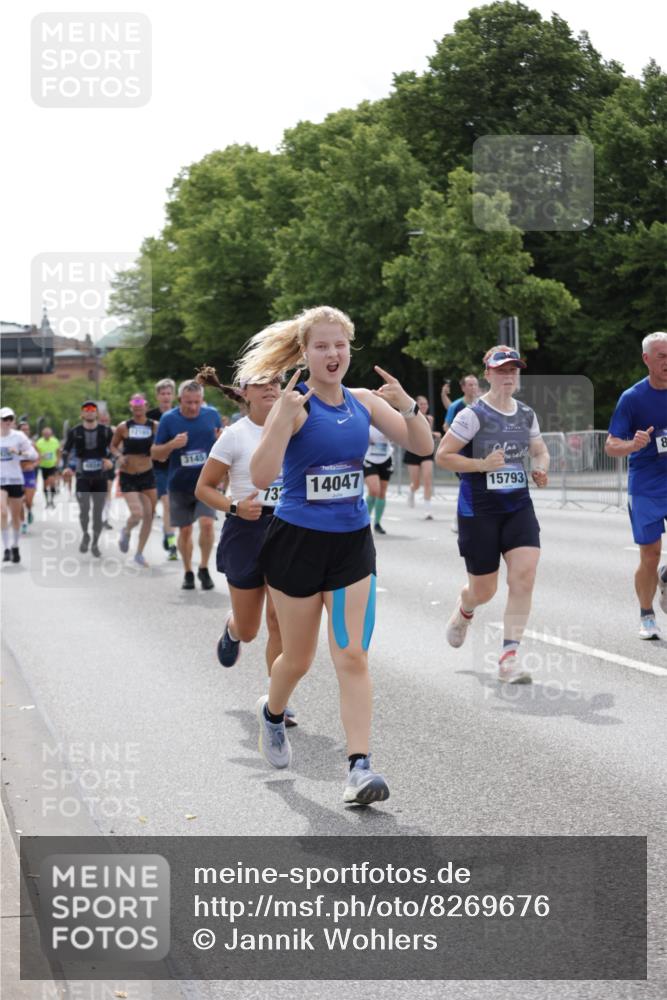 29.06.2025 - hella hamburg halbmarathon Jannik Wohlers http://msf.ph/oto/8269676 29.06.2025 10:33:49 Lombardsbrücke 1672, 1705, 1787, 2265, 2464, 2496, 2510, 2511, 2526, 2801, 2933, 3145, 3829, 3848, 4807, 4824, 4826, 6105, 6574, 7324, 7329, 8277, 8349, 8965, 10360, 10564, 11432, 11642, 11668, 12165, 12330, 12896, 13437, 13485, 13747, 14047, 14058, 14854, 14855, 14873, 14918, 14919, 15792, 15793, 15845, 15983, 16115, 16578, 17105, 17650, 17789, 17953, 18044 meine-sportfotos.de