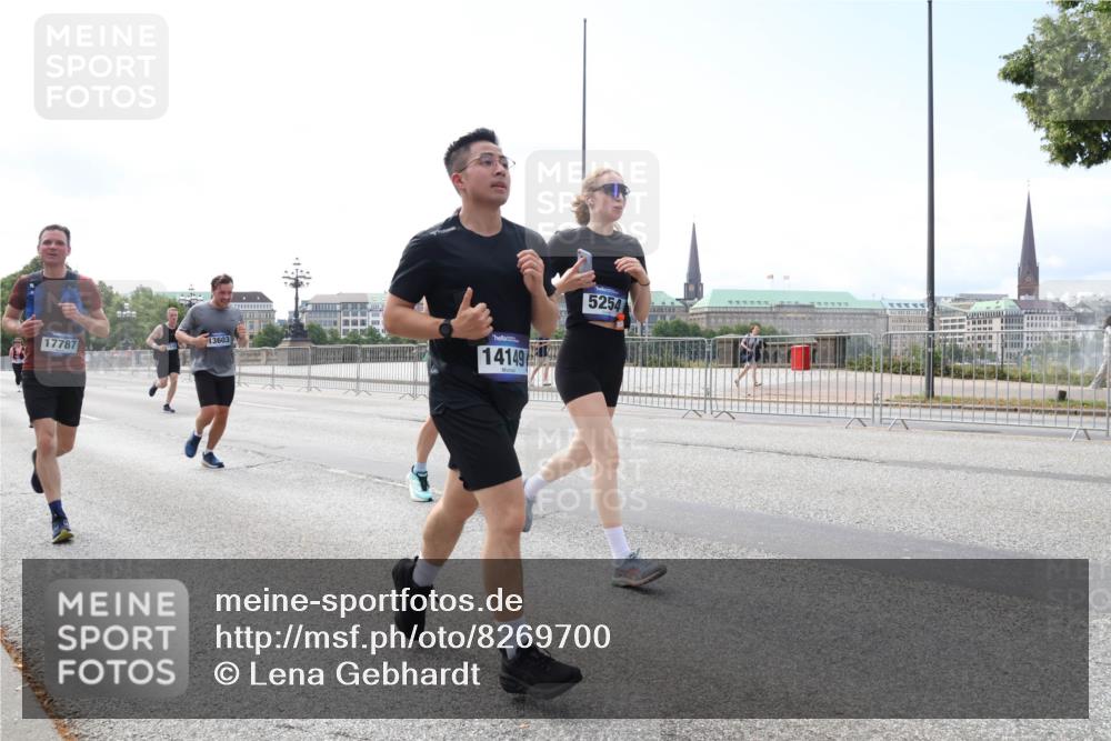 29.06.2025 - hella hamburg halbmarathon Lena Gebhardt http://msf.ph/oto/8269700 29.06.2025 10:11:20 Lombardsbrücke 1166, 1723, 1781, 1866, 2868, 3837, 4287, 5254, 5653, 7271, 7370, 8115, 8171, 8206, 8207, 8368, 8561, 8807, 8810, 9119, 10196, 10372, 11149, 11321, 11755, 12286, 12426, 12556, 12571, 12790, 12836, 13603, 13939, 14008, 14022, 14149, 14270, 15009, 15252, 15797, 15908, 16383, 17142, 17500, 17787, 18382, 19172, 19241 meine-sportfotos.de