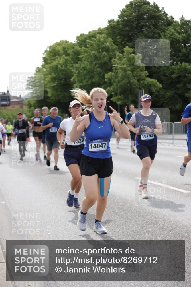 29.06.2025 - hella hamburg halbmarathon Jannik Wohlers http://msf.ph/oto/8269712 29.06.2025 10:33:49 Lombardsbrücke 1672, 1705, 1787, 2265, 2464, 2496, 2510, 2511, 2526, 2801, 2933, 3145, 3829, 3848, 4807, 4824, 4826, 6105, 6574, 7324, 7329, 8277, 8349, 8965, 10360, 10564, 11432, 11642, 11668, 12165, 12330, 12896, 13437, 13485, 13747, 14047, 14058, 14854, 14855, 14873, 14918, 14919, 15792, 15793, 15845, 15983, 16115, 16578, 17105, 17650, 17789, 17953, 18044 meine-sportfotos.de