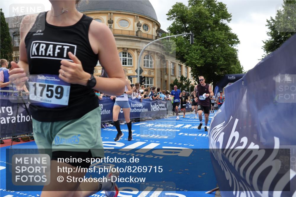 29.06.2025 - hella hamburg halbmarathon Strokosch-Dieckow http://msf.ph/oto/8269715 29.06.2025 10:46:13 Ziel 1569, 1600, 1759, 2048, 2590, 2707, 3056, 3087, 4949, 6388, 6691, 7450, 7961, 8142, 9497, 10796, 11094, 11125, 14200, 14262, 16136, 16466, 16475, 17190, 18118, 18702, 18797 meine-sportfotos.de